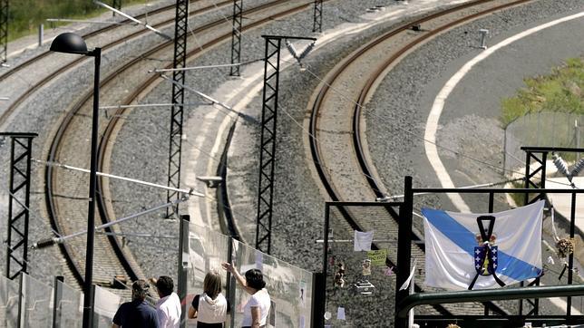 La velocidad y el despiste del maquinista causaron el accidente de tren de Santiago