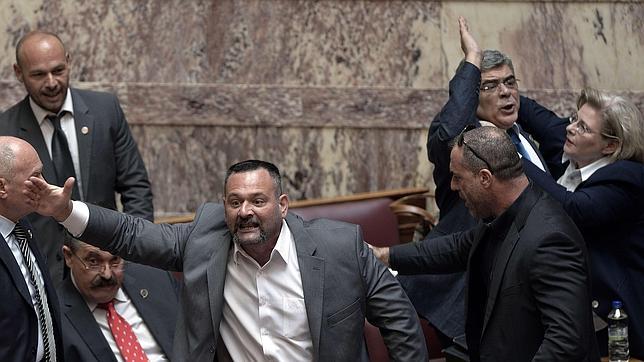 La mayoría de los diputados griegos se va cuatro meses de vacaciones