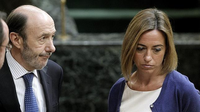 Secretarios generales «por los pelos»: batallas socialistas que dejaron el partido dividido