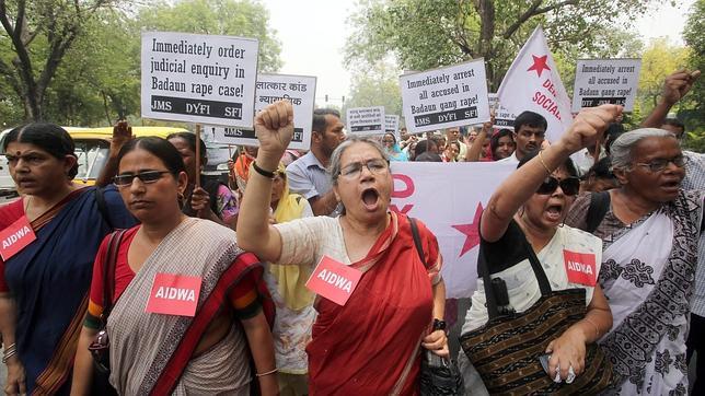 Un dirigente del partido del gobierno de India dice que las violaciones «a veces están bien»