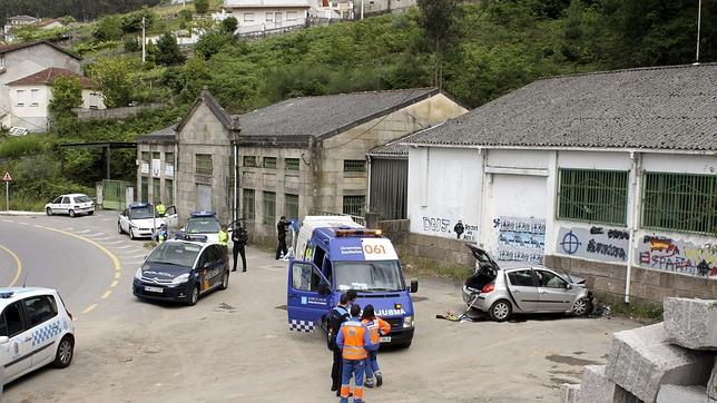 Mueren dos varones de 21 y 40 años en dos accidentes en Melide y Marín