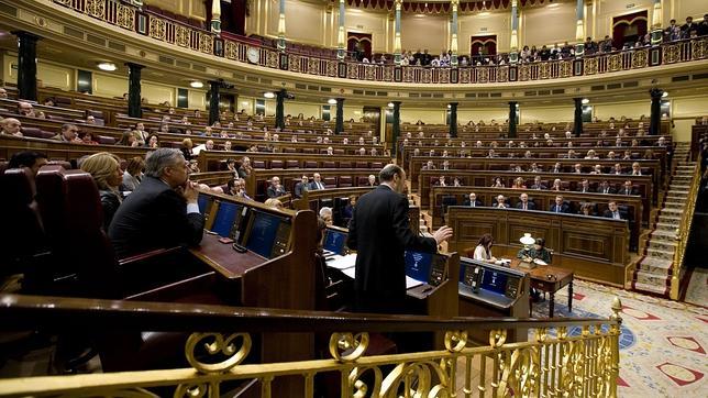 Rubalcaba se dirige a Rajoy en el Congreso