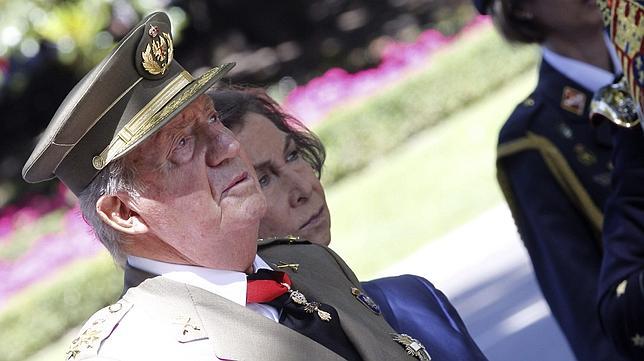 El Día de las Fuerzas Armadas, en directo: Gritos de ¡Monarquía! ¡Monarquía! cierran el acto