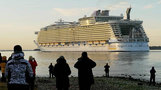 Una empresa española, en la fabricación del crucero más grande del mundo