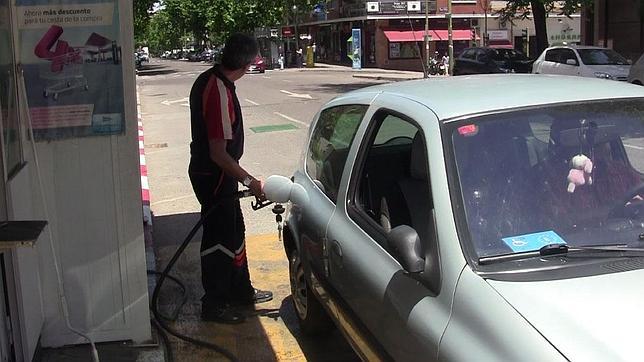 Las gasolineras en el centro de Madrid: de odiadas a queridas