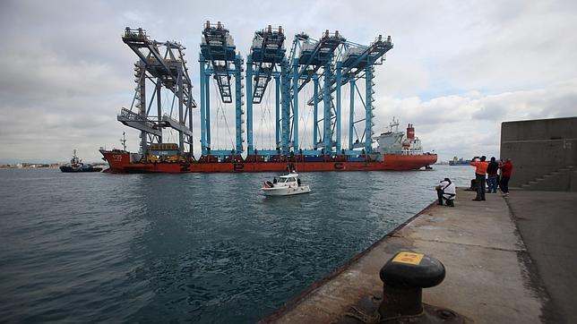 Una de las cuatro grúas más grandes del mundo que han llegó el pasado mayo a Algeciras