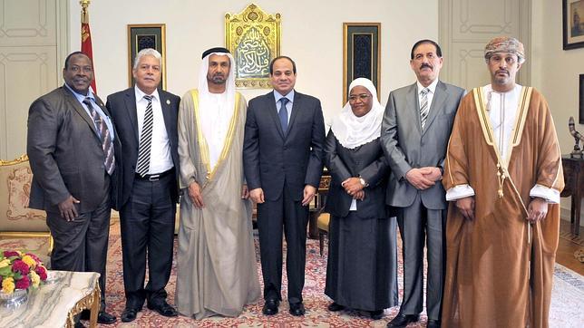 El nuevo gobierno egipcio toma posesión del cargo