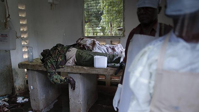 El presidente de Kenia niega que las últimas matanzas en la costa fueran cometidas por Al Shabab