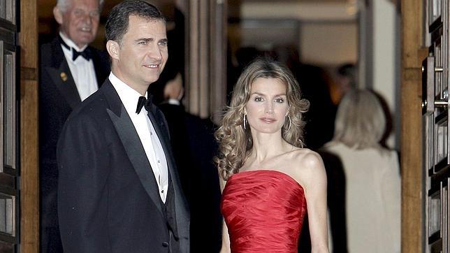 La Princesa en el hall del edificio Eric Ericson de Estocolmo, la noche antes de la boda de la Princesa Victoria de Suecia