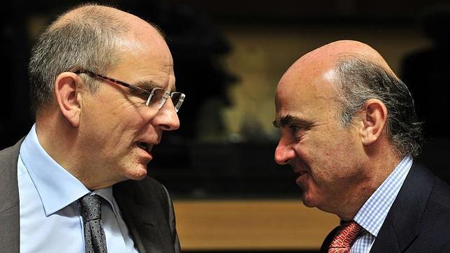 De Guindos: «La reforma fiscal aumentará la renta disponible y no busca votos»