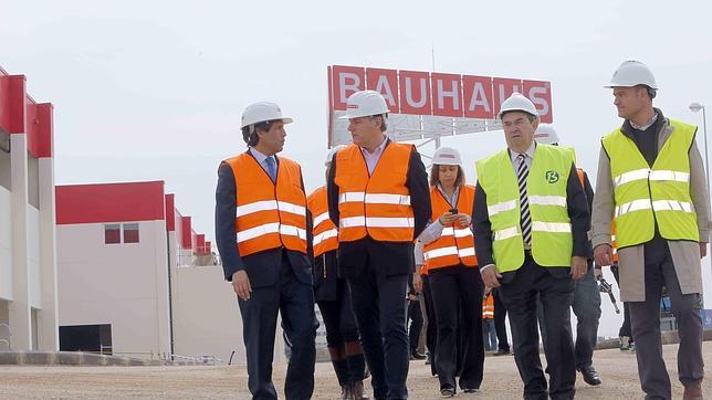 Bauhaus recibe 29.000 solicitudes para los 150 empleos de su tienda en Valencia