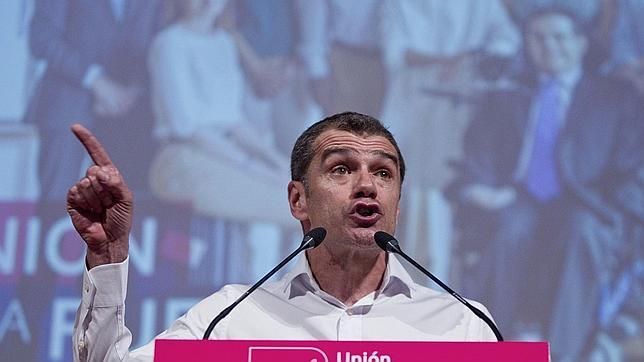 Toni Cantó aspira a entrar en la política valenciana pese al recelo de las bases de UPyD