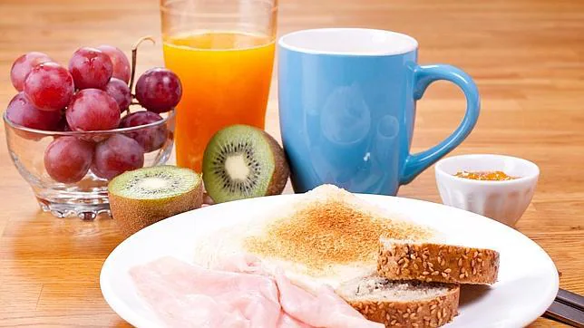 ¿Saltarse el desayuno adelgaza?