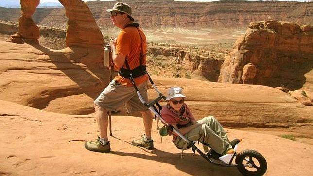 Un padre recorre cientos de kilómetros con su hijo minusválido a cuestas para que disfrute de los Parques Nacionales estadounidenses