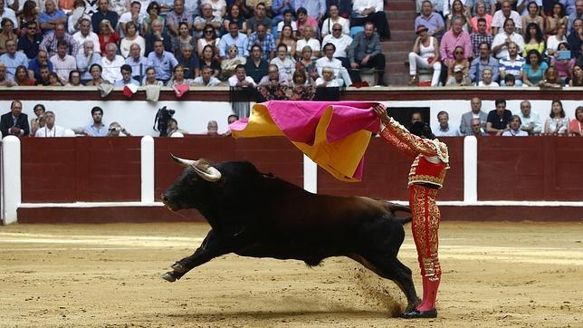 José Tomás corta una oreja en una mala tarde taurina en León