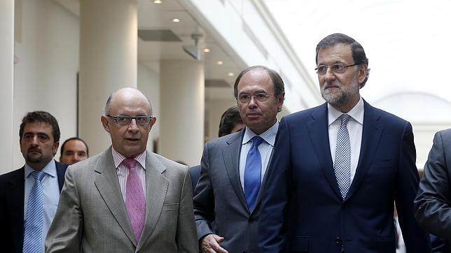 Rajoy le pide al PSOE «sensatez» para apoyar el aforamiento de Don Juan Carlos