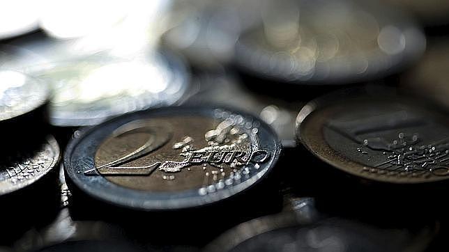 Los bancos que más te cobran por sacar dinero de un cajero de otra entidad