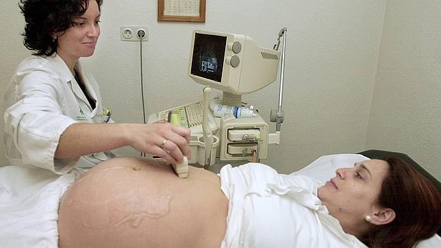 ¿Debes buscar información sobre el embarazo en internet?