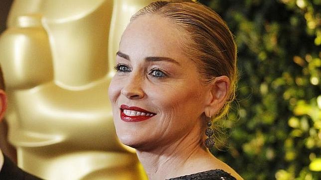 Sharon Stone niega tener una relación con Antonio Banderas