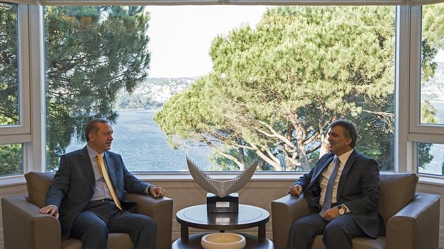 Los partidos de Turquía, en busca del voto kurdo