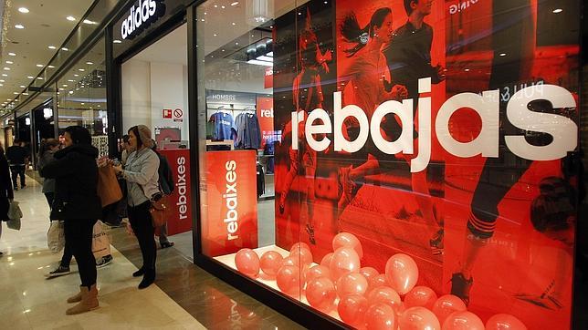 Arrancan las rebajas con descuentos iniciales de entre el 30 y 50%
