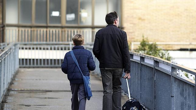 Los padres tienen que servir de apoyo para el menor