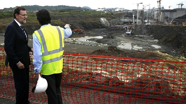 Rajoy, convencido de que las obras del Canal de Panamá terminarán «en el plazo previsto»