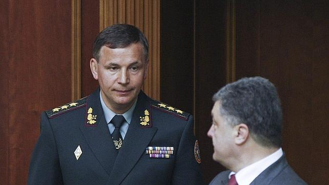 Ucrania renueva su cúpula militar para detener la ofensiva de los rebeldes