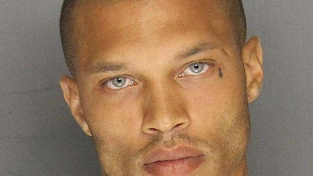 Jeremy Meeks, el preso «más guapo», no quiere que lo fotografíen con el uniforme carcelario