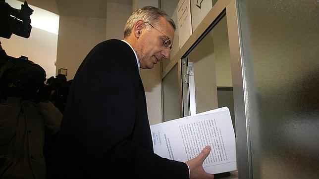 El fiscal Antonio Narváez sustituye a Enrique López como magistrado del TC