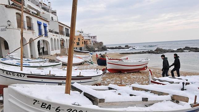 La pequeña playa de Calella de Palafrugell, en la Costa Brava