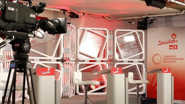 Los candidatos socialistas se enfrentan en su único debate