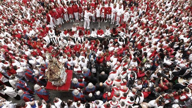 Los pamploneses se vuelcan con San Fermín