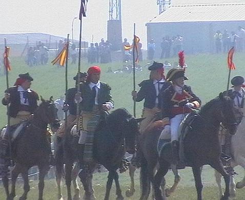Miembros de un grupo anexo a la «Asociación Histórico-Cultural Napoleónica “Voluntarios de la Batalla de Bailén"» recrean a los «garrochistas» en 2008