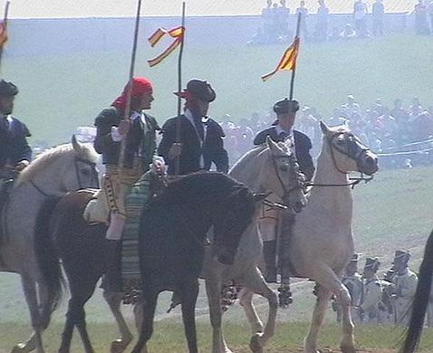 Miembros de un grupo anexo a la «Asociación Histórico-Cultural Napoleónica “Voluntarios de la Batalla de Bailén"» recrean a los «garrochistas» en 2008