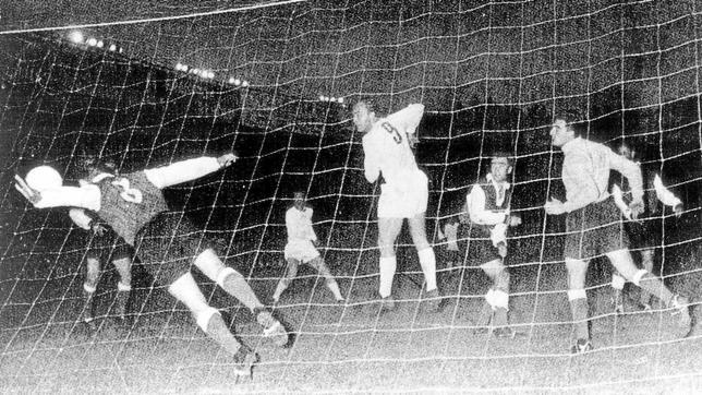Di Stéfano abrió la remontada blanca en la primera Copa de Europa