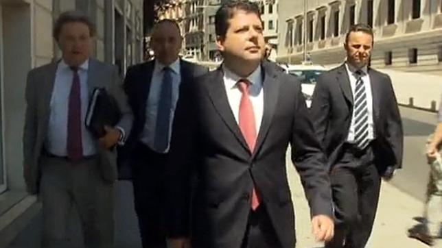 Dos diputados del PSOE se reunieron anoche en Madrid con Fabian Picardo
