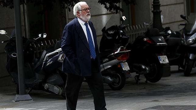 Arias Cañete afirma que Rajoy propondrá con absoluta libertad su comisario europeo