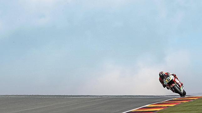 Aleix Espargaró lidera el viernes