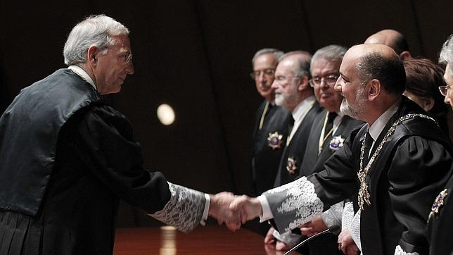 El TC vuelve a funcionar con sus doce miembros