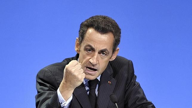 Sarkozy mantiene su cota de popularidad pese a su encontronazo con los jueces