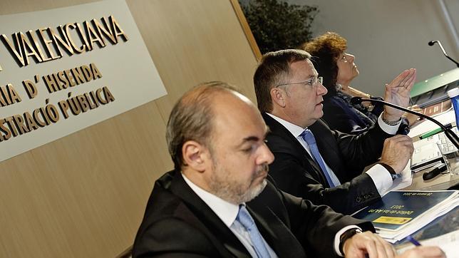 Juan Carlos Moragues (centro), en una rueda de prensa