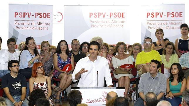Pedro Sánchez, en un encuentro con simpatizantes del PSOE en Alicante