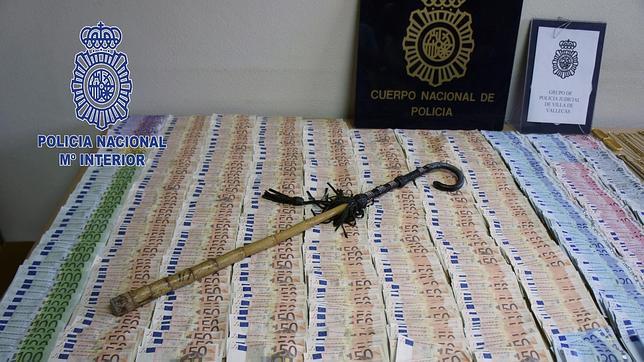 Fotografía facilitada por la a Policía Nacional tras una operación contra la venta de droga en Madrid