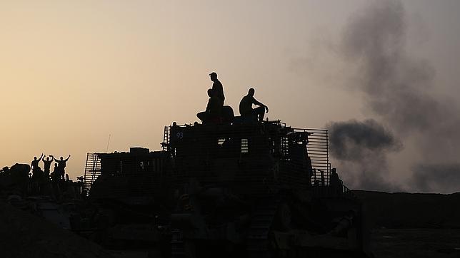 Cuatro militares israelíes heridos en la primera incursión terrestre en Gaza