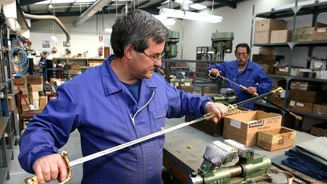 CCOO reivindica la calidad de las espadas toledanas