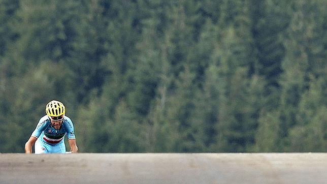 Golpe de Nibali al Tour en el adiós de Contador