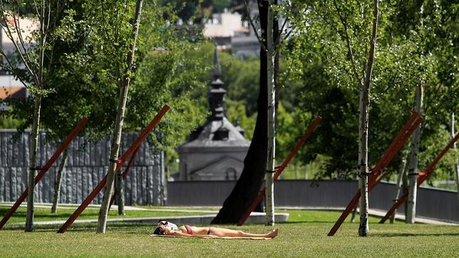 El Ayuntamiento de Madrid aconseja no salir de casa entre las 12 y las 18.00 horas por el calor