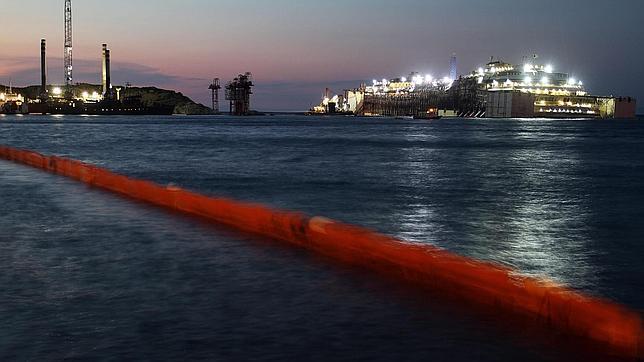 Continúan las operaciones para reflotar al Costa Concordia