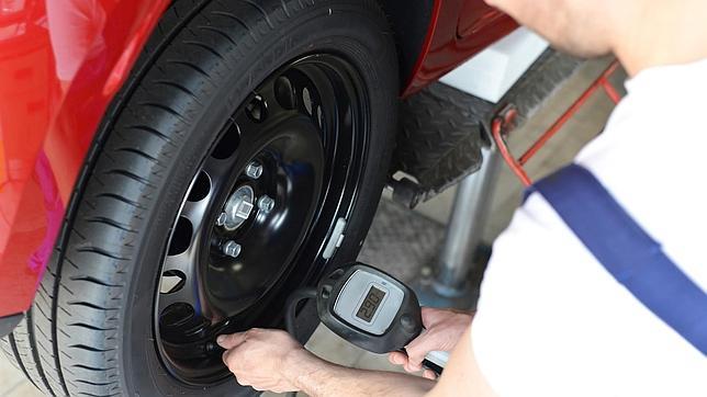 Qué revisar para poner a punto el coche antes de irte de vacaciones